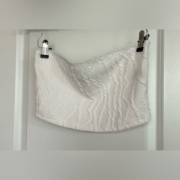 Chic Women’s 2 Piece Set - Picture 5 of 5